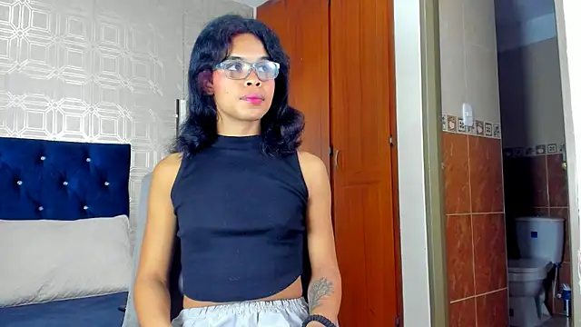 evelyn wine online show from March 4, 2025, 8:05 pm