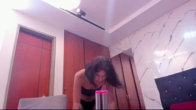 evelyn wine online show from September 28, 2025, 7:08 pm