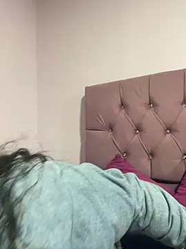 NINA 18 YEARS online show from September 30, 2025, 11:43 pm