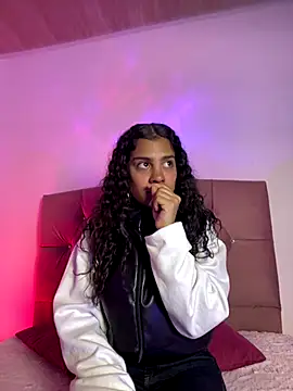 NINA 18 YEARS online show from November 7, 2025, 6:52 pm