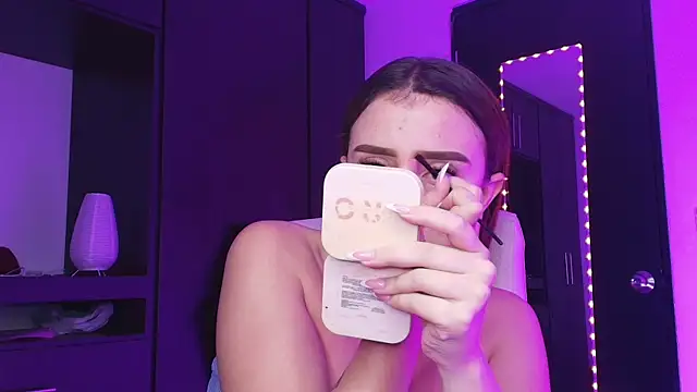 TinaJonnes  online show from April 10, 2026, 4:39 am