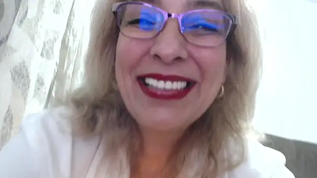 cecylya4u online show from September 26, 2025, 9:41 pm