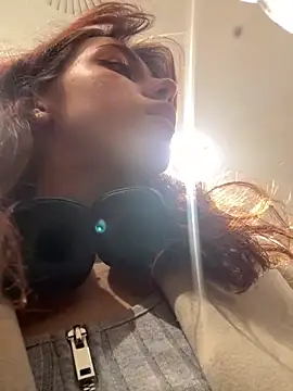 Lily  Belle online show from December 10, 2024, 1:11 pm