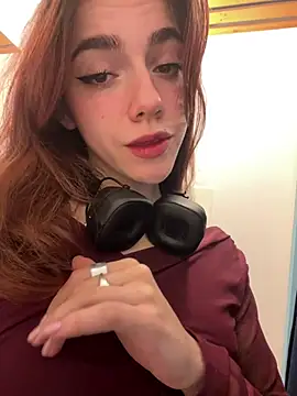 Lily  Belle online show from December 12, 2024, 1:17 pm