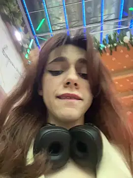 Lily  Belle online show from December 13, 2024, 4:16 pm