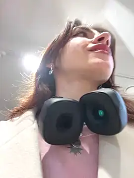 Lily  Belle online show from January 19, 2025, 1:22 pm
