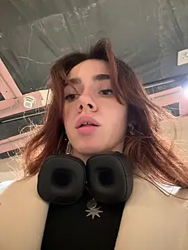 Lily  Belle online show from January 25, 2025, 3:41 pm