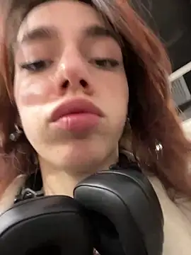 Lily  Belle online show from January 30, 2025, 12:06 pm