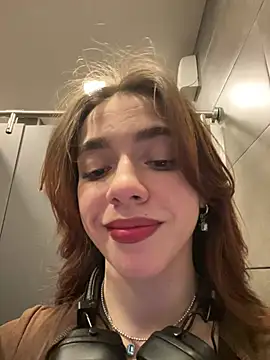 Lily  Belle online show from February 23, 2025, 7:17 pm