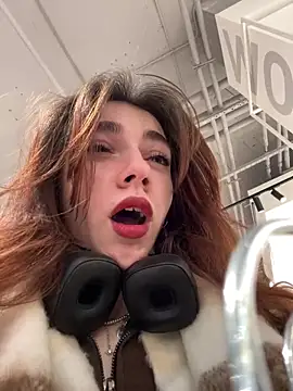Lily  Belle online show from March 6, 2025, 1:14 pm
