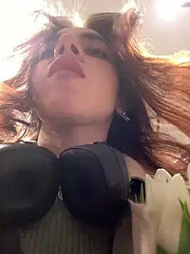 Lily  Belle online show from March 8, 2025, 1:14 pm