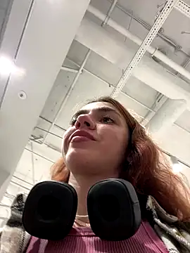 Lily  Belle online show from September 10, 2025, 12:16 pm