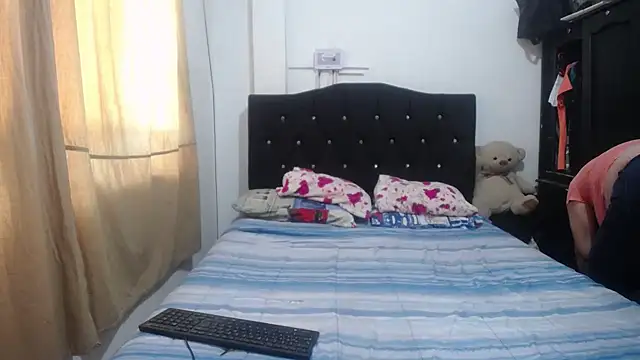 Snapshot of merryymaturee_ chatting on February 26, 2025, 9:37 pm merryymaturee online show from February 26, 2025, 9:37 pm