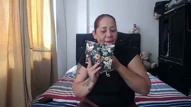 Snapshot of merryymaturee_ chatting on March 5, 2025, 1:28 pm merryymaturee online show from March 5, 2025, 1:28 pm