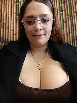 Snapshot of hanna-a chatting on July 9, 2026, 4:11 pm hanna-a online show from July 9, 2026, 4:11 pm