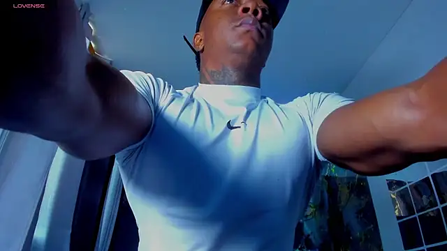 ronnie 7777 online show from March 17, 2026, 4:32 pm