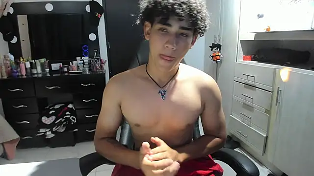 Snapshot of jake_willianss chatting on May 7, 2026, 10:15 pm jake willianss online show from May 7, 2026, 10:15 pm
