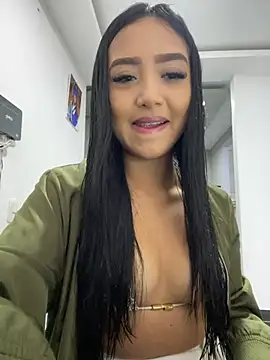 SOPHIACANDY19  online show from January 4, 2025, 10:24 pm