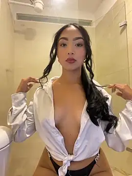 SOPHIACANDY19  online show from October 16, 2025, 11:17 pm