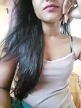 MISSQUEEN48 online show from May 16, 2026, 6:43 am