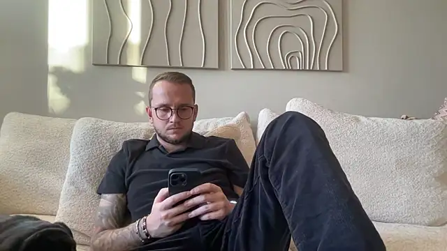 Snapshot of thehornyguy97 chatting on December 20, 2025, 11:39 am thehornyguy97 online show from December 20, 2025, 11:39 am