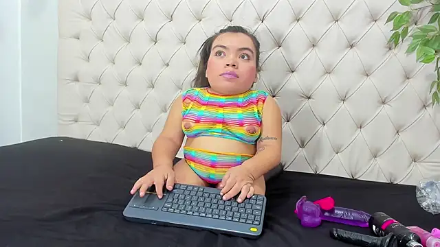 Michelle Brooks online show from February 3, 2025, 11:05 pm
