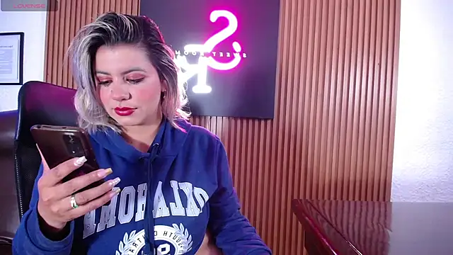 Candy sr online show from February 26, 2025, 2:36 pm