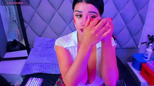 venusowen  online show from January 5, 2026, 5:49 pm