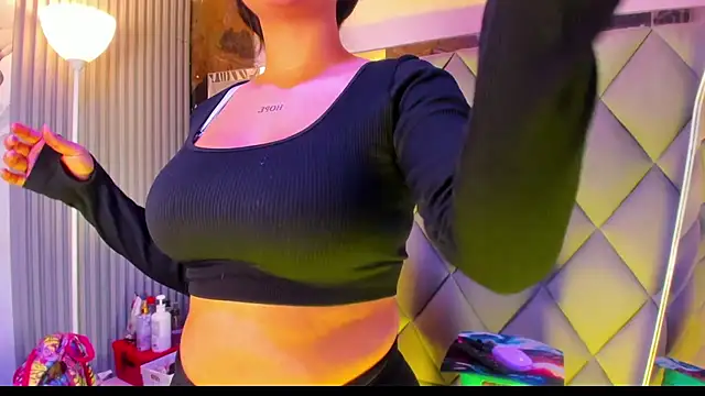 Snapshot of venusowen_ chatting on March 2, 2026, 1:29 pm venusowen online show from March 2, 2026, 1:29 pm