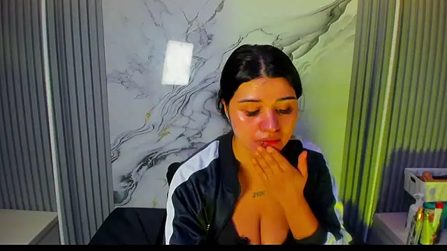 Snapshot of venusowen_ chatting on March 4, 2026, 2:01 pm venusowen online show from March 4, 2026, 2:01 pm