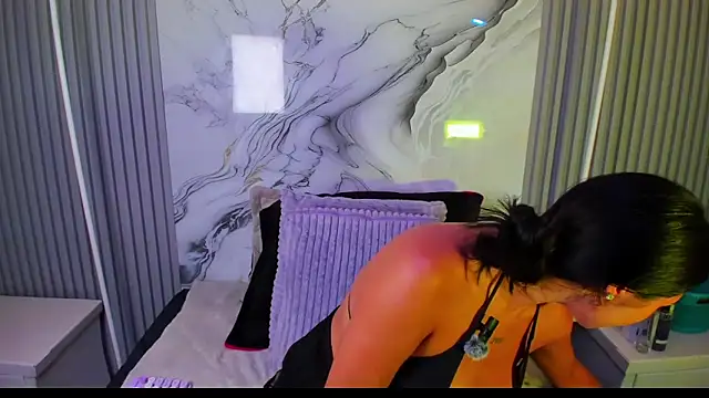 Snapshot of venusowen_ chatting on March 7, 2026, 2:03 pm venusowen online show from March 7, 2026, 2:03 pm