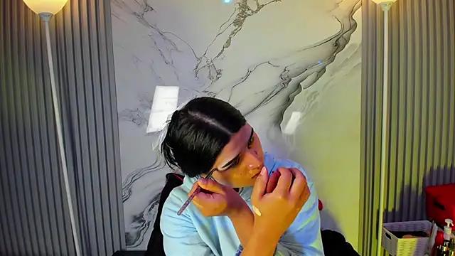 Snapshot of venusowen_ chatting on April 2, 2026, 1:09 pm venusowen online show from April 2, 2026, 1:09 pm