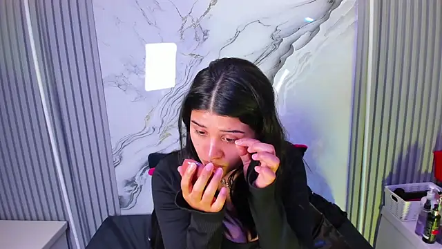 Snapshot of venusowen_ chatting on April 7, 2026, 1:22 pm venusowen online show from April 7, 2026, 1:22 pm