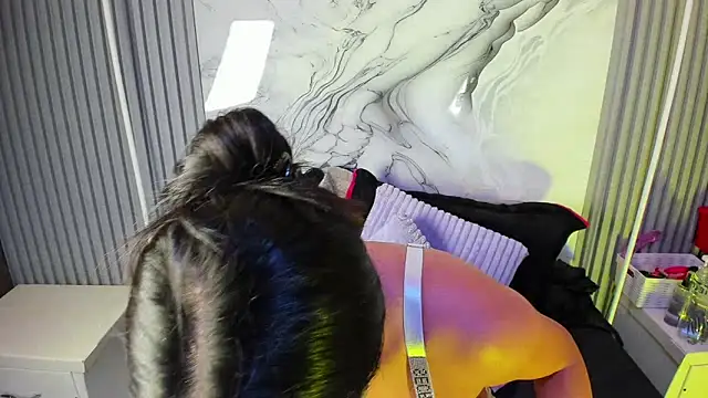 Snapshot of venusowen_ chatting on April 15, 2026, 1:51 pm venusowen online show from April 15, 2026, 1:51 pm