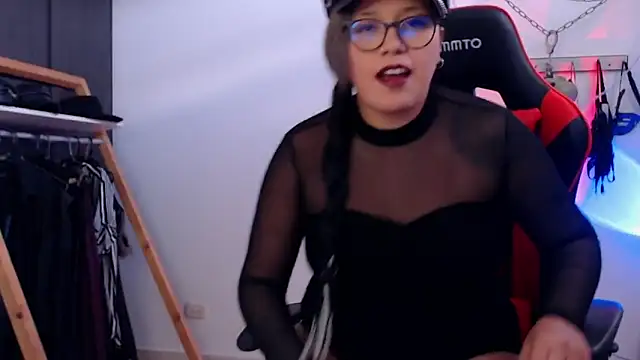 LilithSharon online show from October 4, 2025, 4:49 pm