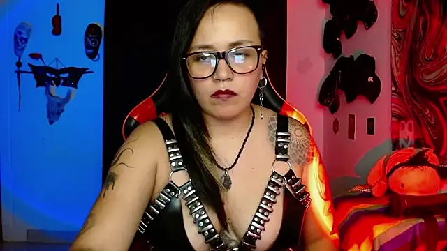 Snapshot of LilithSharon chatting on May 30, 2026, 7:44 pm LilithSharon online show from May 30, 2026, 7:44 pm