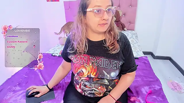 AnnieBigBoobs online show from November 6, 2025, 9:05 pm