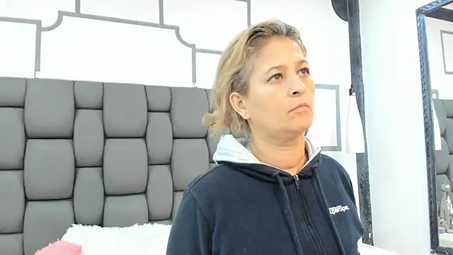 Jade squirtt online show from October 1, 2025, 11:38 am