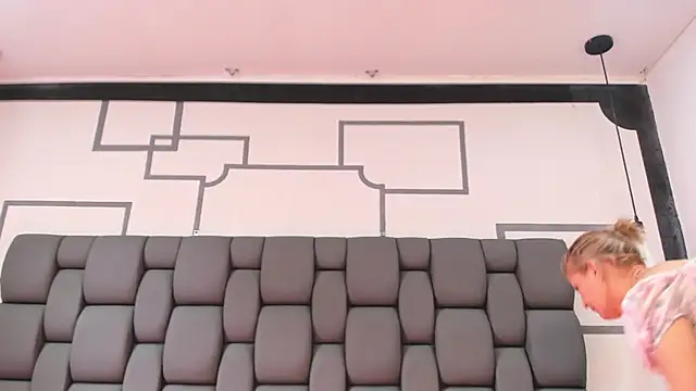 Jade squirtt online show from October 14, 2025, 3:35 pm