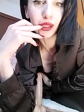 dahlia 82 online show from April 15, 2026, 9:27 am