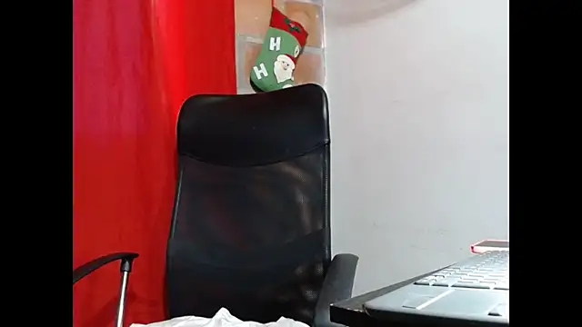 Snapshot of Rennatabothwell01 chatting on December 7, 2024, 9:33 pm Rennatabothwell01 online show from December 7, 2024, 9:33 pm