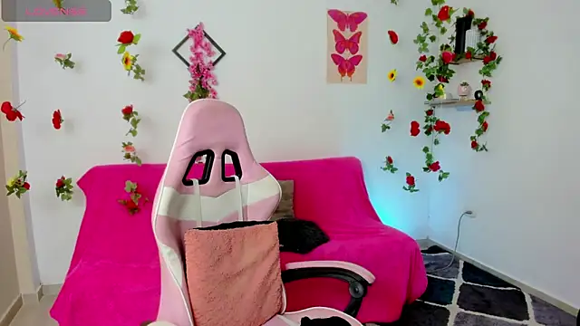 Emic  online show from February 6, 2025, 2:48 pm