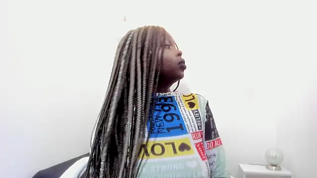  Zooee online show from December 7, 2024, 11:40 am