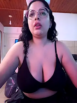 babyluna939 online show from September 13, 2025, 4:07 pm