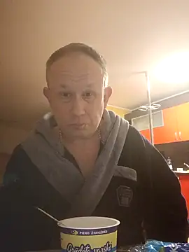 X46x online show from October 14, 2025, 4:02 am