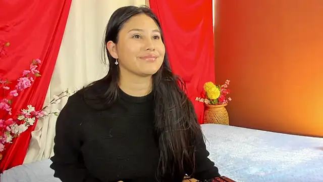 Snapshot of Little_Ivy chatting on November 3, 2025, 1:01 pm Little Ivy online show from November 3, 2025, 1:01 pm