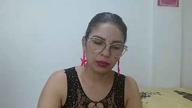 anybellucci43 online show from December 16, 2024, 12:59 am