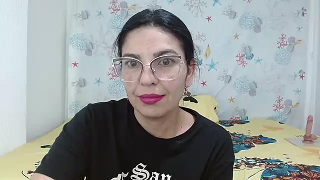 anybellucci43 online show from December 21, 2024, 3:25 am