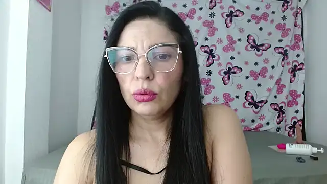 anybellucci43 online show from January 10, 2025, 1:10 am