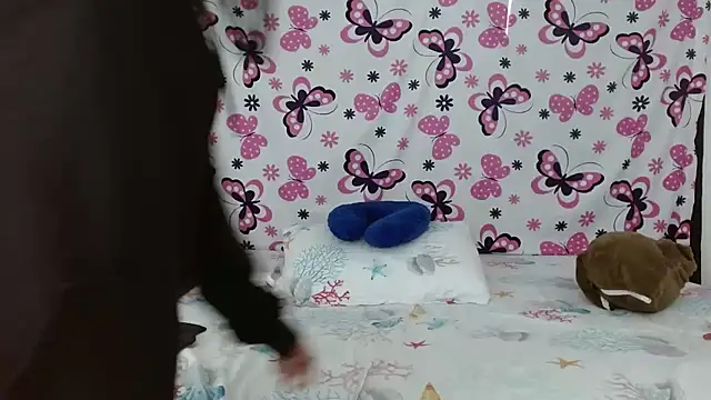 anybellucci43 online show from January 14, 2025, 9:20 pm